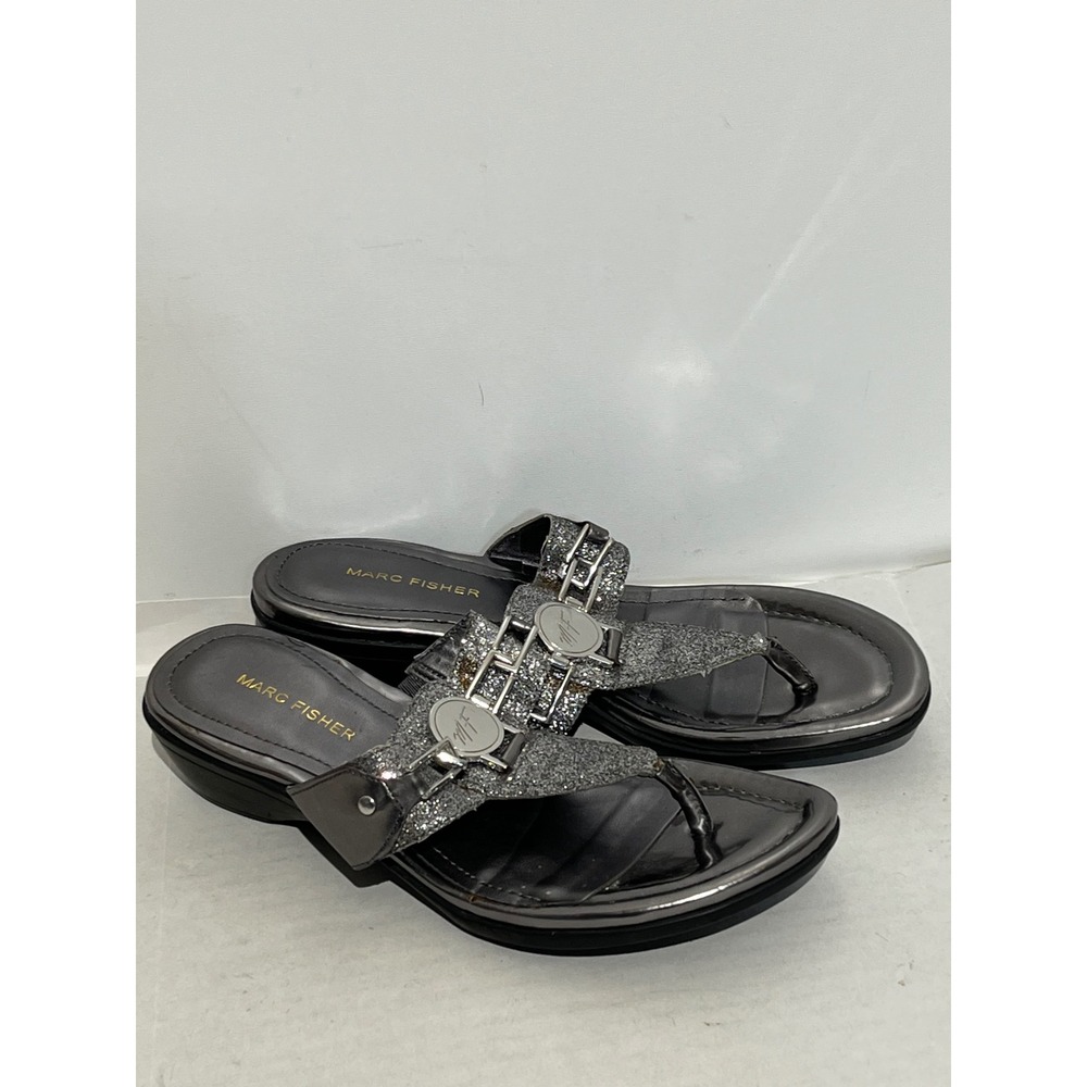 Marc Fisher MFAMINA2 Pewter Metallic Glitter Thong Sandals Womens 8M Silver Logo